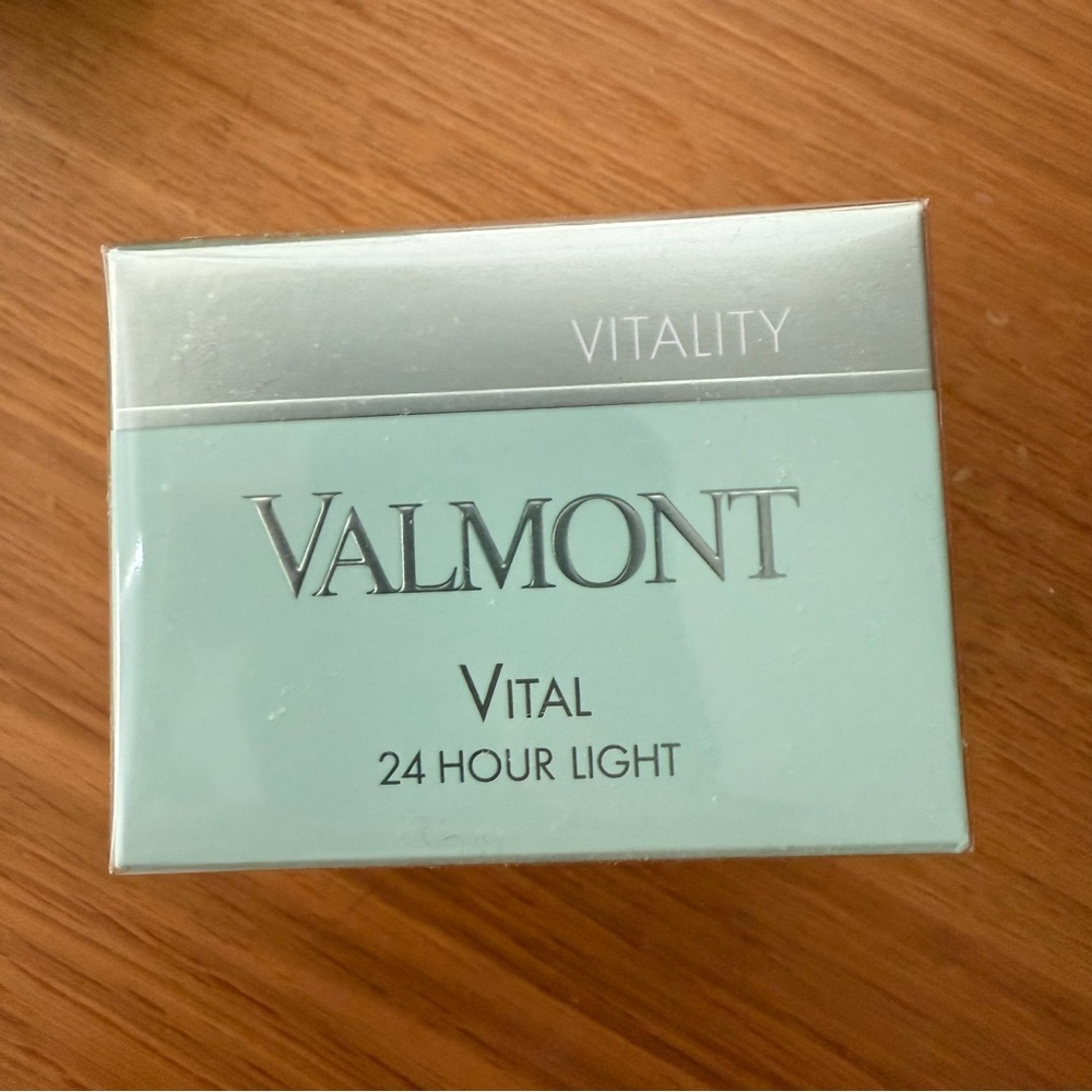 Valmont Vital 24 Hour Light
